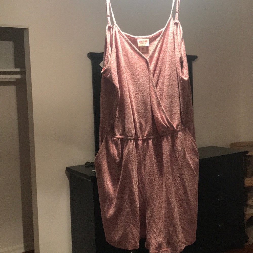 Cute romper with pockets!